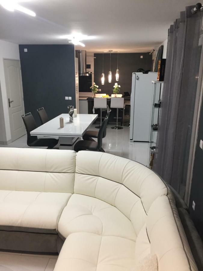 モンテヴラン Maison Liloumaヴィラ エクステリア 写真
